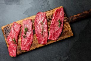 Baza dietei unei diete proteice este carnea dietetică