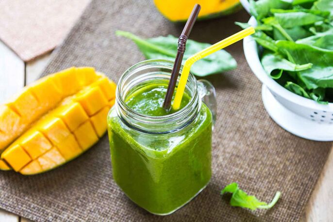 Smoothie verde de mango pentru pierderea în greutate